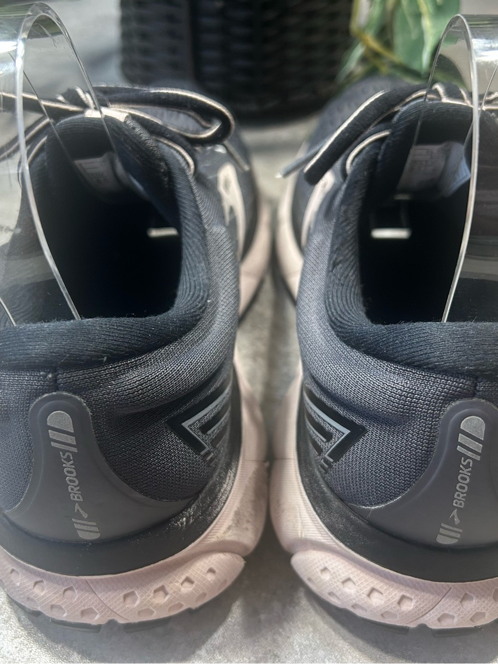 Brooks Ghost 13 Women’s 8.5 B Running Shoes — Charcoal Gray with Light Pink - Picture 7 of 14